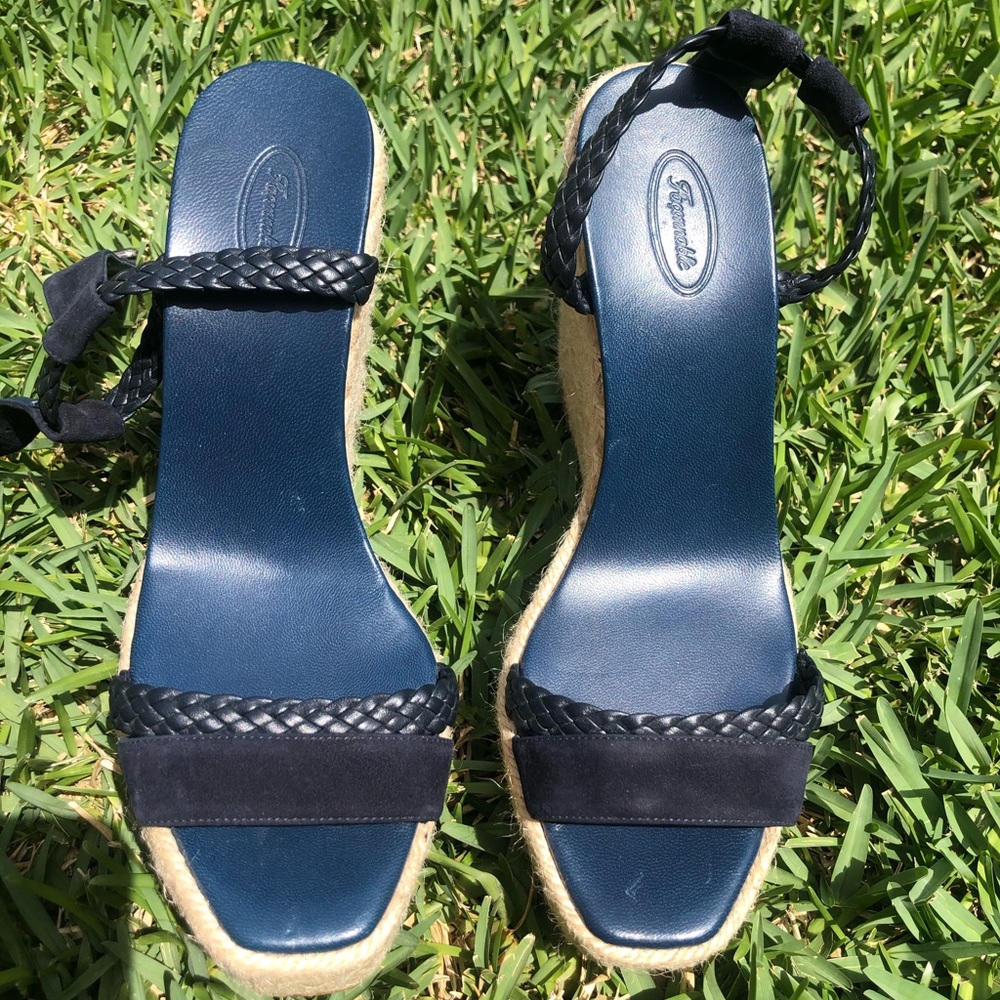 Facconable Navy blue Wedges!